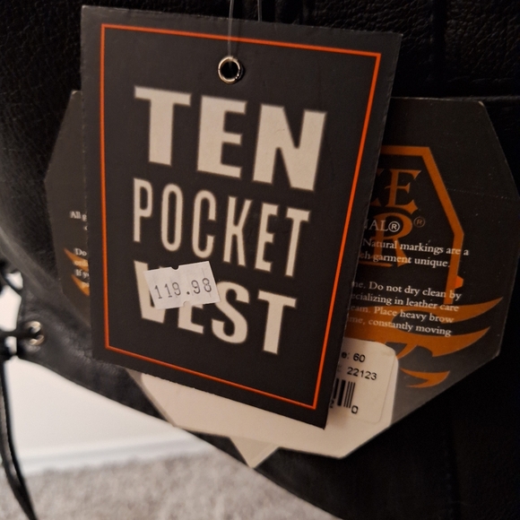 Men's Leather Vest - Picture 2 of 4